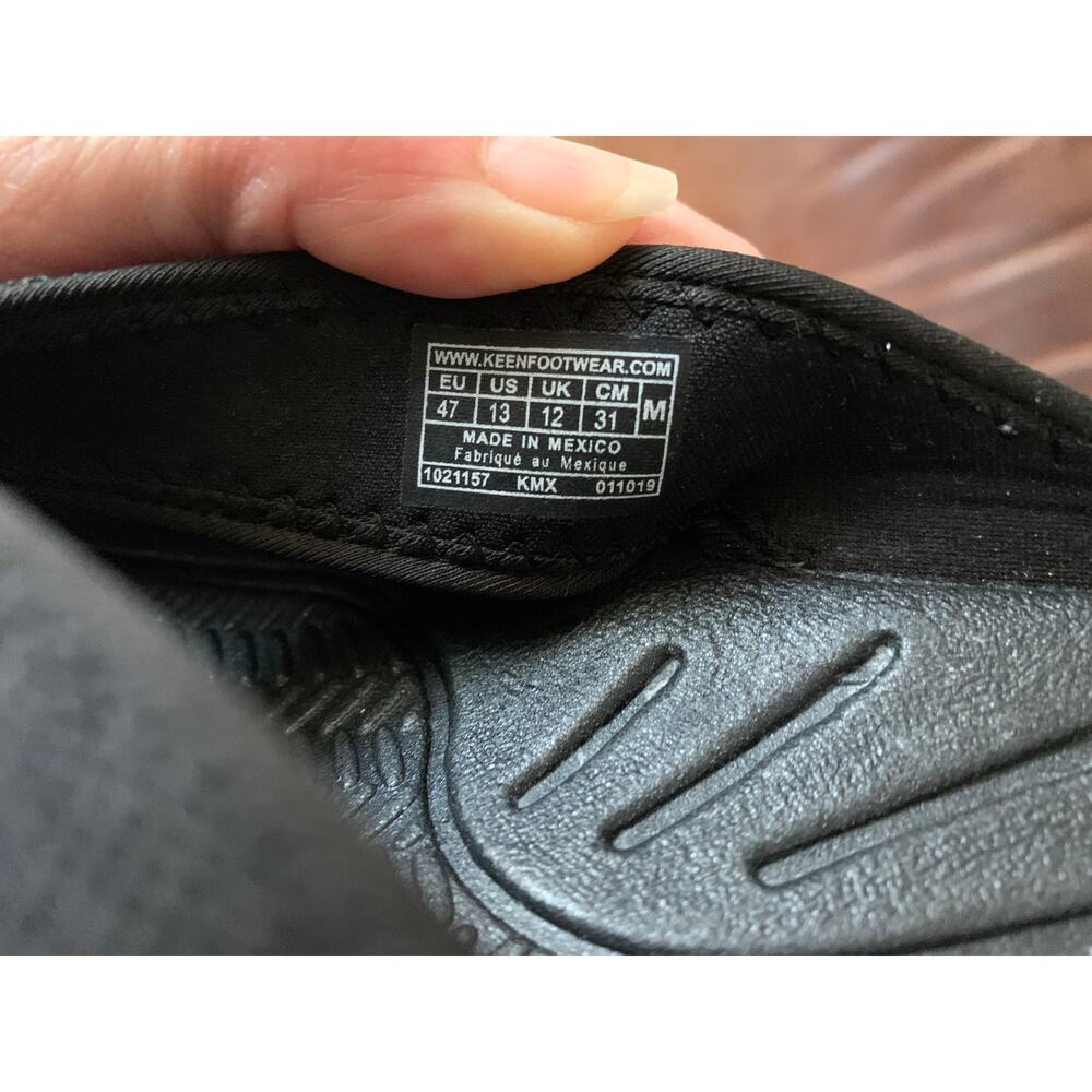 Keen men’s flip flops sandals rubber toe protection
size 13 EU 47
EUC - Picture 7 of 7
